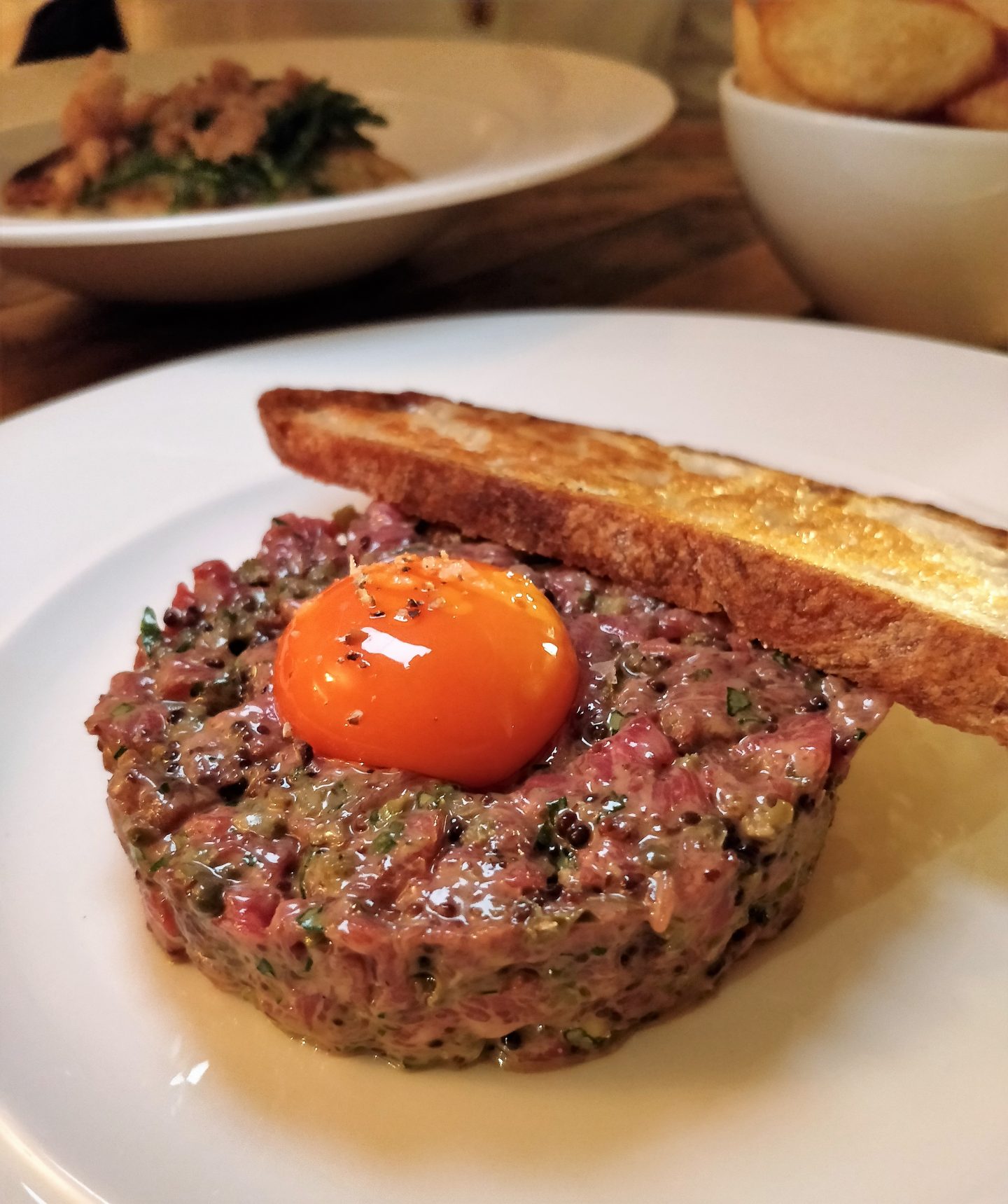 beef-tartare-at-the-royal-oak-savlafaire